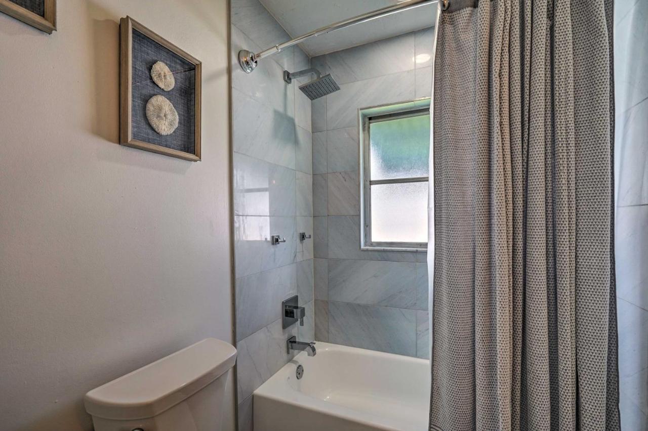 Naples Oasis With Screened Pool, Bike To Beach! 외부 사진