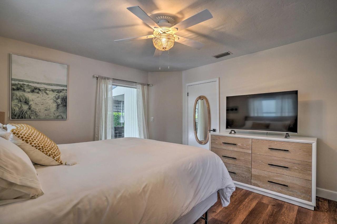 Naples Oasis With Screened Pool, Bike To Beach! 외부 사진